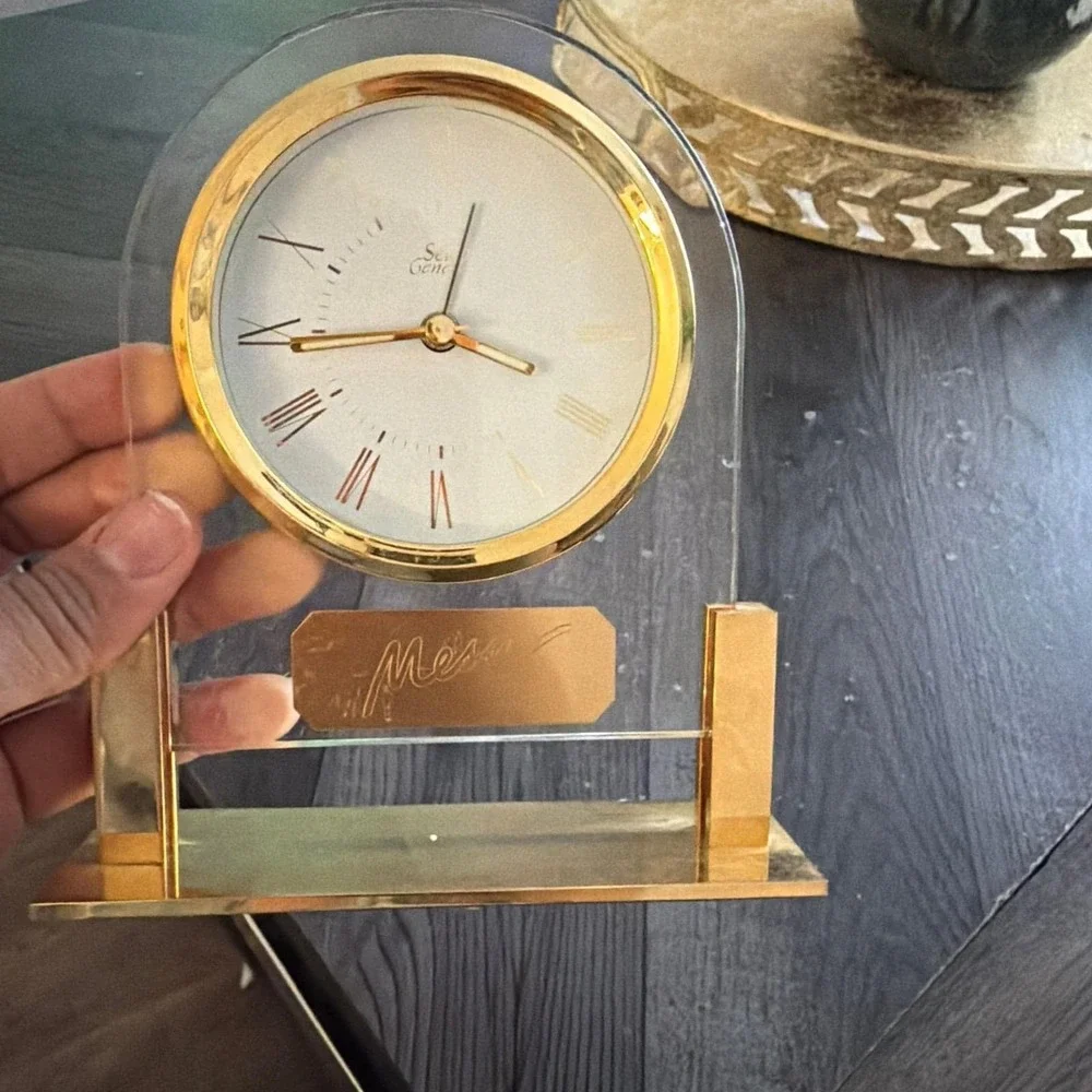 Vintage Selco Genève Swiss quartz desk clock — cleaned and working with new b‎